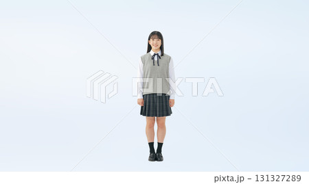制服を着た女子学生の切り抜き全身写真 制服を着た女子学生の切り抜き全身写真 131327289