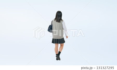 制服を着た女子学生の後ろ姿の切り抜き全身写真 制服を着た女子学生の後ろ姿の切り抜き全身写真 131327295