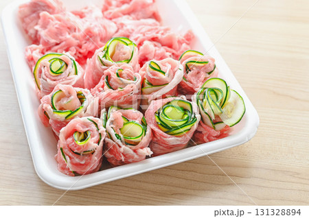 ズッキーニの豚肉巻き 131328894