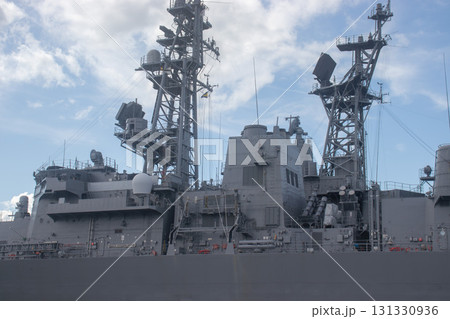 自衛隊の船の艦橋 131330936