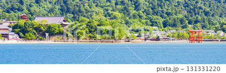 広島 宮島 の 厳島神社 の 夏 の 大鳥居 【 広島観光 の イメージ 】 広島 宮島 の 厳島神社 の 夏 の 大鳥居 【 広島観光 の イメージ 】 131331220