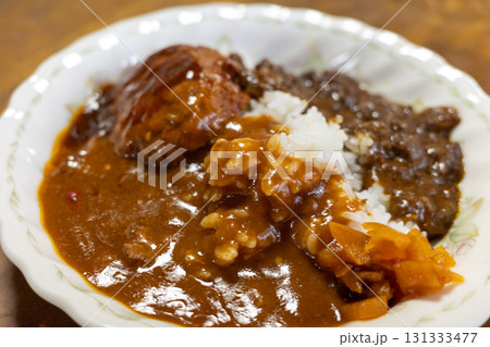 日本のスーパーで買ったとても美味しいレトルトカレー 日本のスーパーで買ったとても美味しいレトルトカレー 131333477