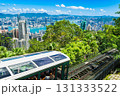 香港　山頂纜車（ピークトラム）とビクトリアハーバー 131333522