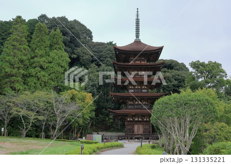 令和の大改修後の瑠璃光寺五重塔 131335221