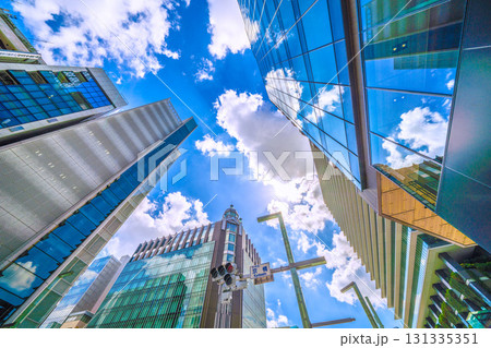 日本の東京都市景観　京橋の交差点や第一生命京橋キノテラスなどを望む 131335351