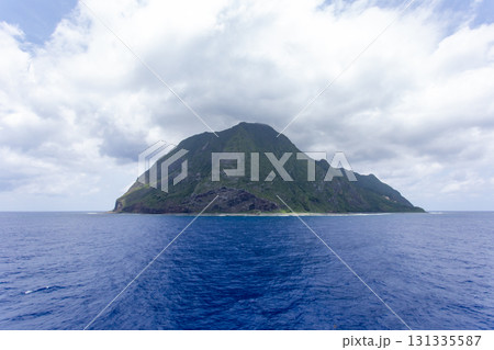 太平洋に佇む小島 太平洋に佇む小島 131335587