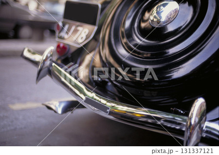 少し古いヨーロッパの街並み パリ 少し古いヨーロッパの街並み パリ 131337121