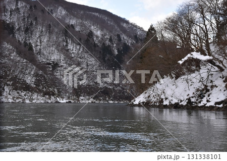 冬の最上川船下り 山形 冬の最上川船下り 山形 131338101