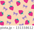 レトロないちごとリボンの背景 131338612