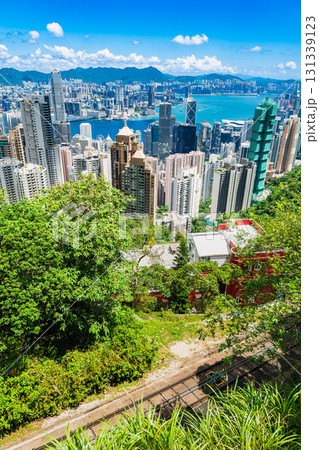 香港　ビクトリアピークから眺めるビクトリアハーバー 131339123