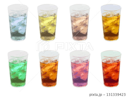 グラスの飲み物セット 131339423