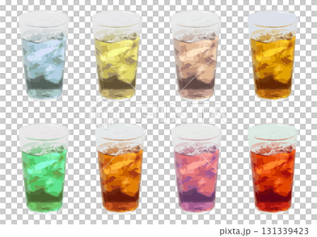 グラスの飲み物セット 131339423