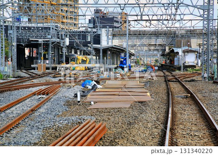 高架化に向け姿を変える… 新旧の下り線『春日部駅』3・4番線ホーム 131340220