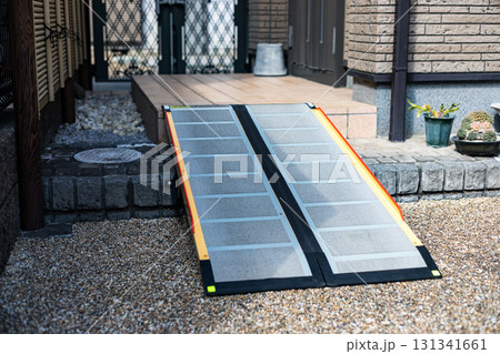 介護用品　車いす用スロープ 131341661