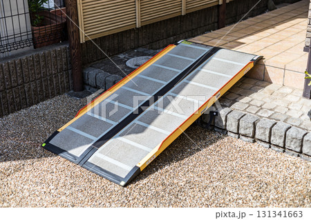 介護用品　車いす用スロープ 131341663
