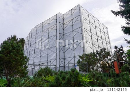 工事中の前田森林公園の展望ラウンジを撮る 131342156