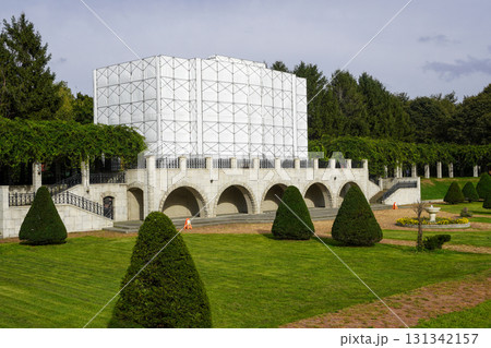 工事中の前田森林公園の展望ラウンジを撮る 131342157