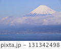 青空と富士山 131342498