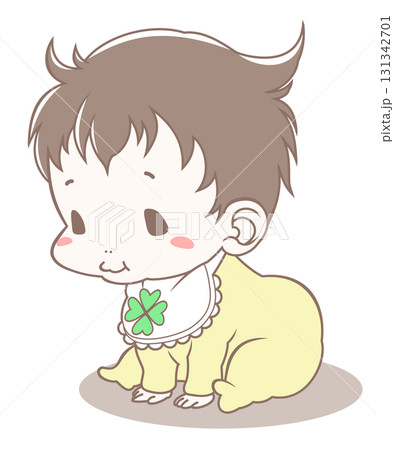 座って微笑むかわいい赤ちゃん 131342701