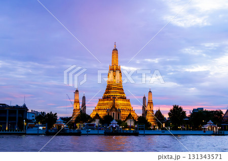 ワットアルン　夕景 131343571