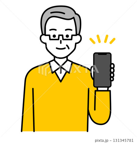 スマートフォンを手に持って見せる年配の男性 スマートフォンを手に持って見せる年配の男性 131345781