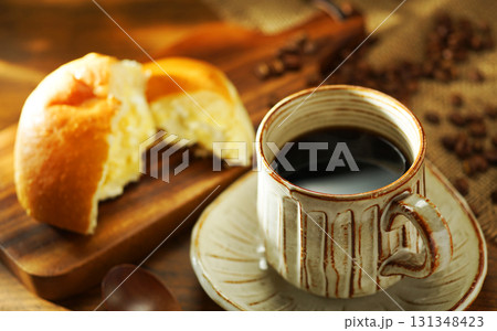 コーヒーとクリームパン コーヒーとクリームパン 131348423