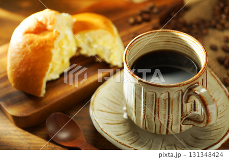 コーヒーとクリームパン コーヒーとクリームパン 131348424