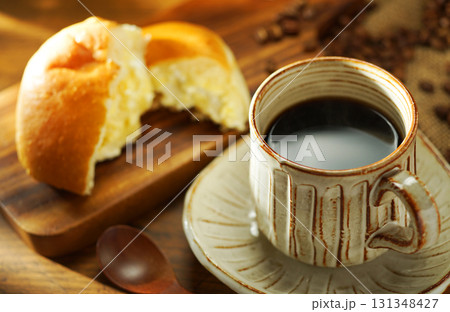 コーヒーとクリームパン コーヒーとクリームパン 131348427
