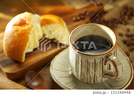 コーヒーとクリームパン コーヒーとクリームパン 131348448