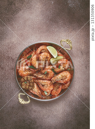 Fried king prawns, in shell, with spices, size 30/40 , unpeeled shrimp,homemade, no people, Fried king prawns, in shell, with spices, size 30/40 , unpeeled shrimp,homemade, no people, 131350906