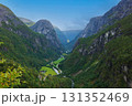 ノルウェー　フィヨルド　山々 131352469
