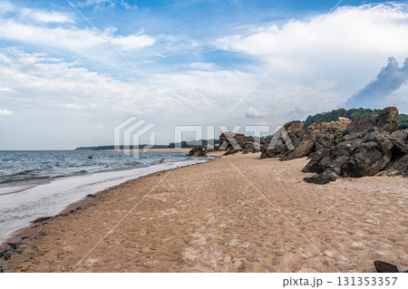 The beach of Ponta de Pedras, on the banks of the Tapajos River in Alter do Chao, state of Para in Brazil 131353357