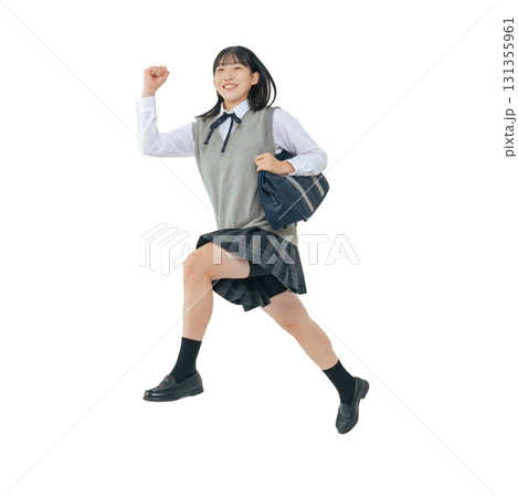 ジャンプする制服を着た女子学生 手作業で精密に切り抜いた背景透過全身写真PNG ジャンプする制服を着た女子学生 手作業で精密に切り抜いた背景透過全身写真PNG 131355961
