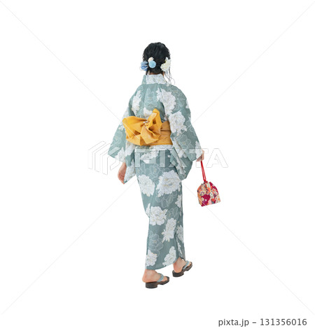 歩く浴衣を着た10代女性の後ろ姿 手作業で精密に切り抜いた背景透過全身写真PNG 歩く浴衣を着た10代女性の後ろ姿 手作業で精密に切り抜いた背景透過全身写真PNG 131356016