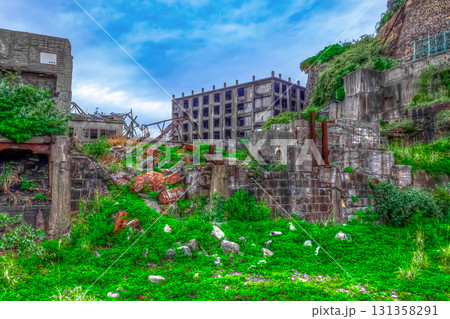 長崎県長崎市端島（軍艦島） 131358291