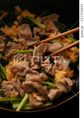 豚肉と小松菜の中華風卵炒め 豚肉と小松菜の中華風卵炒め 131358845