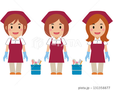 両手を下ろし、笑顔の真紅のエプロンの女性清掃員 131358877