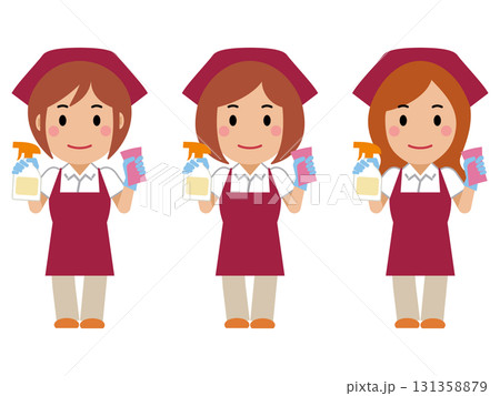 洗剤とスポンジを持つ真紅のエプロンの女性清掃員 洗剤とスポンジを持つ真紅のエプロンの女性清掃員 131358879