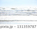 荒波の打ち寄せる波 131359787