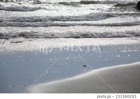 荒波の打ち寄せる波 荒波の打ち寄せる波 131360283