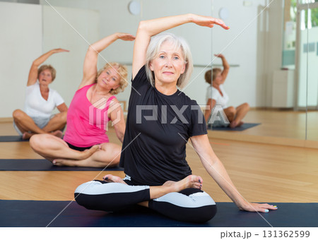 Groupe of senior women sitting in lotus pose 131362599