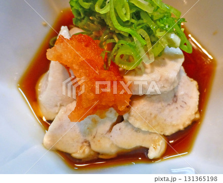 クリーミーな食感と濃厚なうま味、鮭の白子のポン酢 131365198