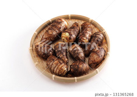 新鮮な里芋 131365268