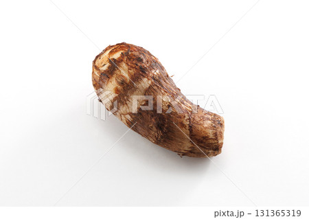 新鮮な里芋 131365319