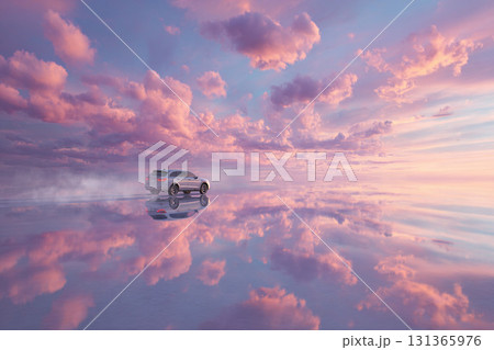 夕暮れ時に塩湖を走る一台の車 夕暮れ時に塩湖を走る一台の車 131365976