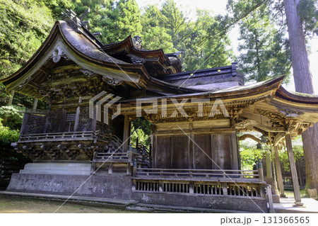 岡太神社 大瀧神社左側面 岡太神社 大瀧神社左側面 131366565