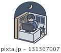 夜遅くまで仕事をする男性会社員 131367007