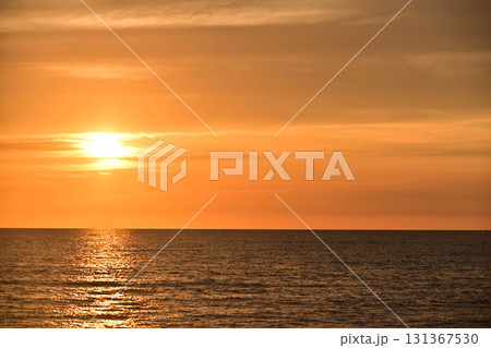 内灘海岸の夕焼け 内灘海岸の夕焼け 131367530