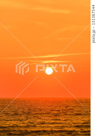 内灘海岸の夕焼け 131367544