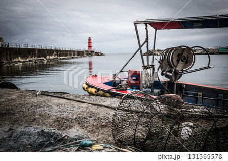 Dreaming of a full ship Dreaming of a full ship 131369578